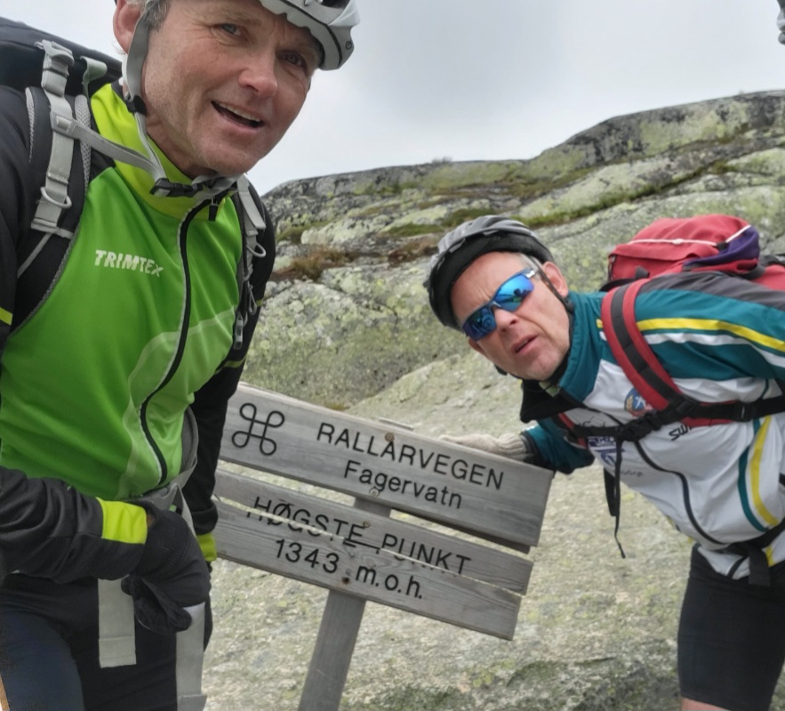 Sommerhelsing frå 3 glade kara 