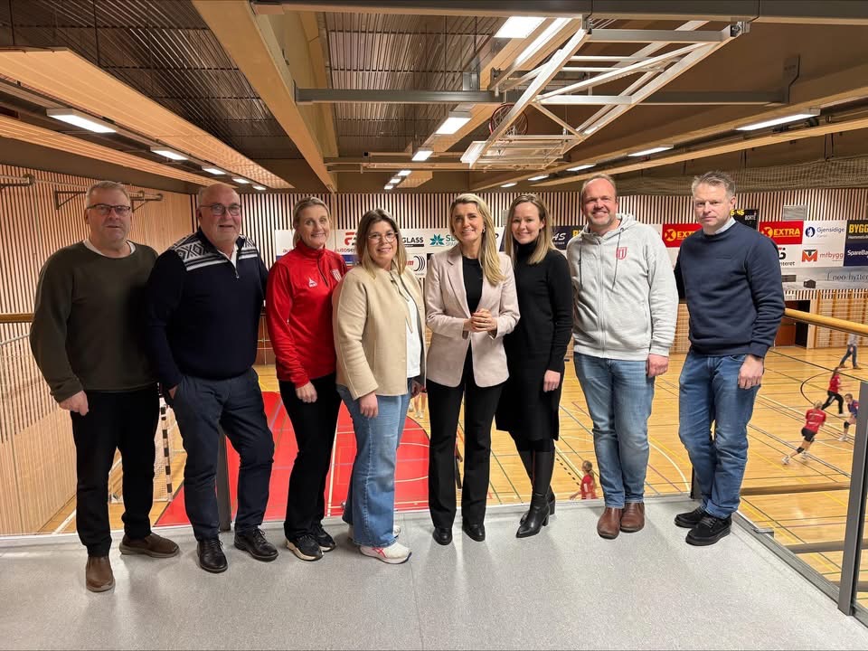Storfint besøk av håndballpresident Randi Gustad
