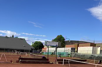 Dette skjer i Trondhjems Tennisklubb fram til sommeren