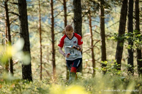 De norske jentene nummer 5 på stafetten under JEC!