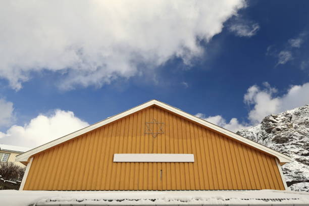 Peak Ceiling Storage Shelter in Nordic conditions: structure, efficiency and safe use