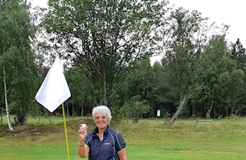 Dagny med Hole in One på hull 16
