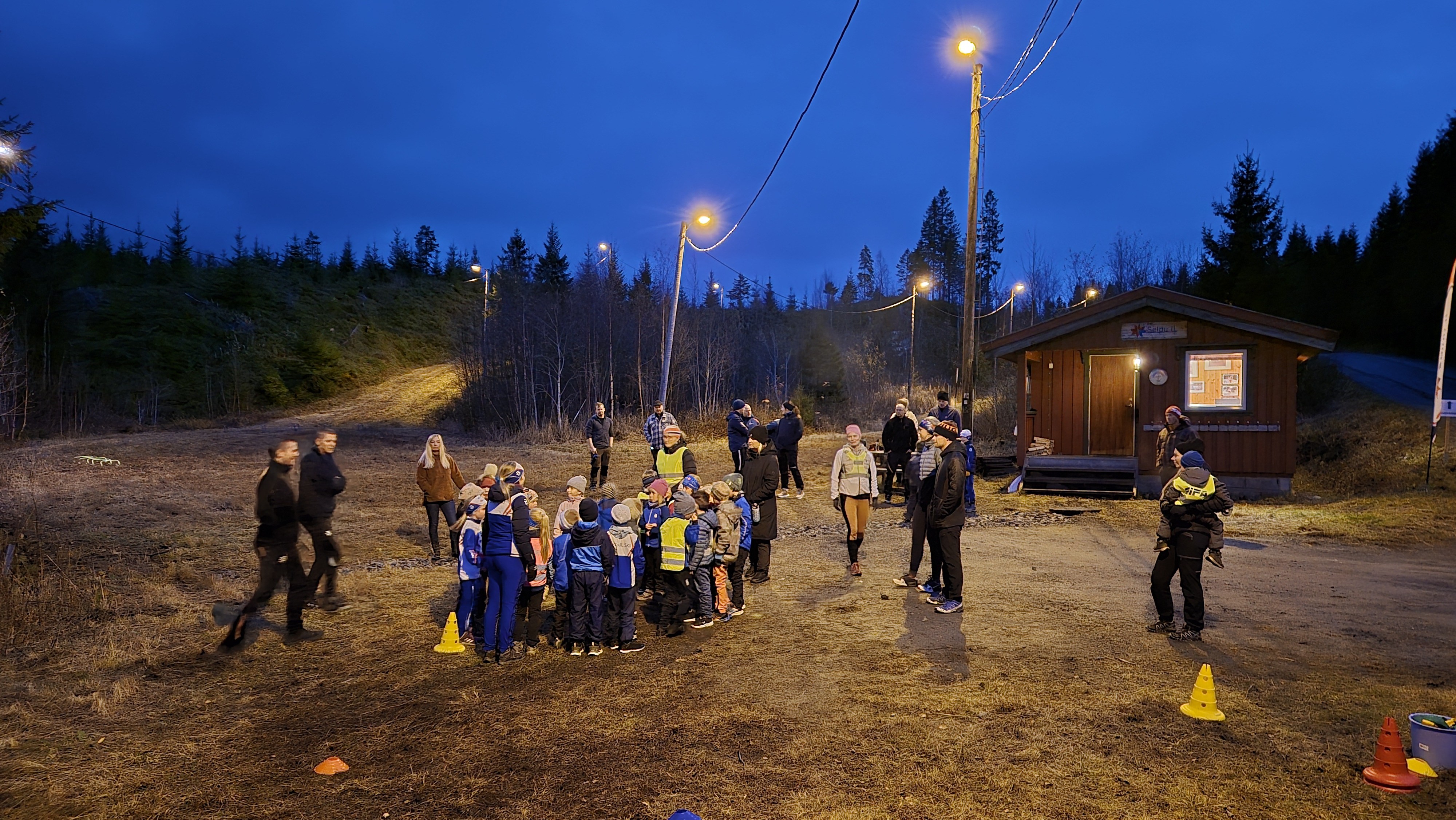 Allidrett i Lysløypa på Brennmyra, totalt ca 50 barn