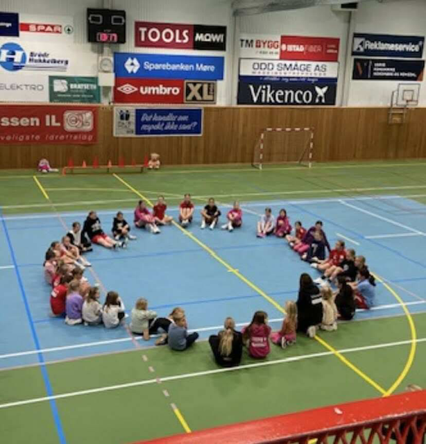 Kickoff-søndag i Aukrahallen! 