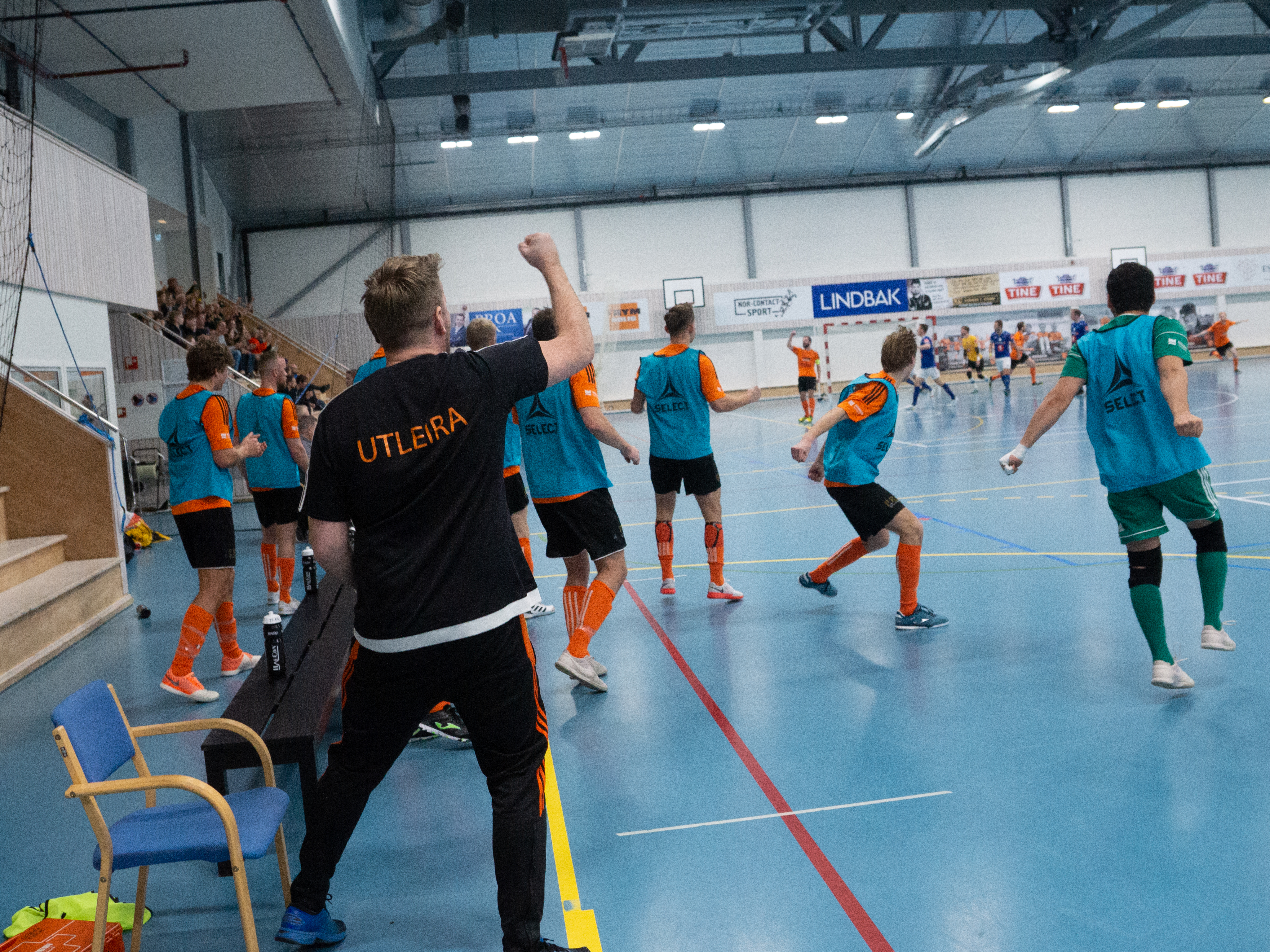 Seks poeng mot byrivalene!