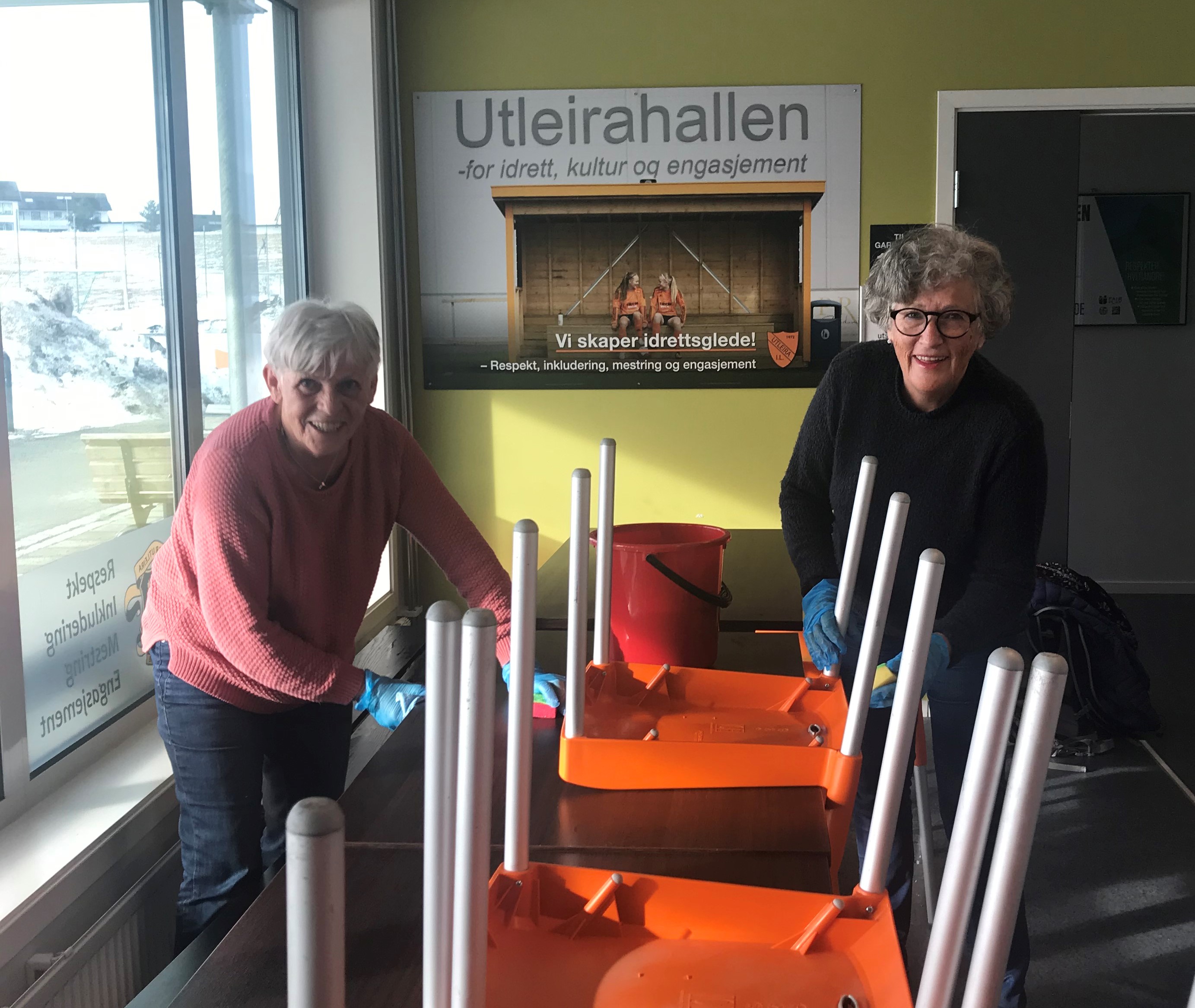 Vaskedugnad i kiosken og kafeområdet.