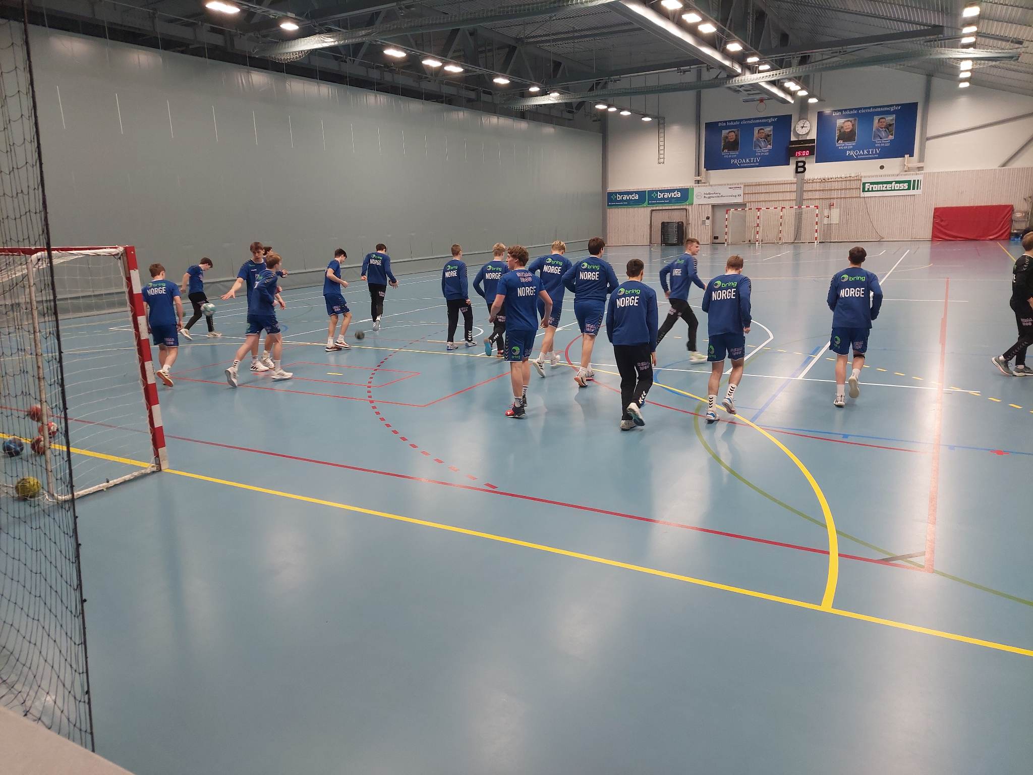 Norge og Frankrike på besøk i Utleirahallen