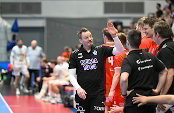 I kveld kommer Christian Berge til Utleirahallen
