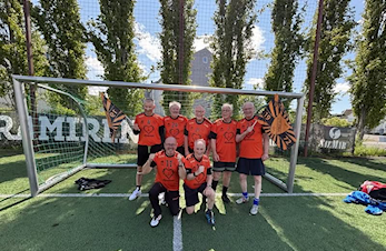 Gå-fotball med på turnering
