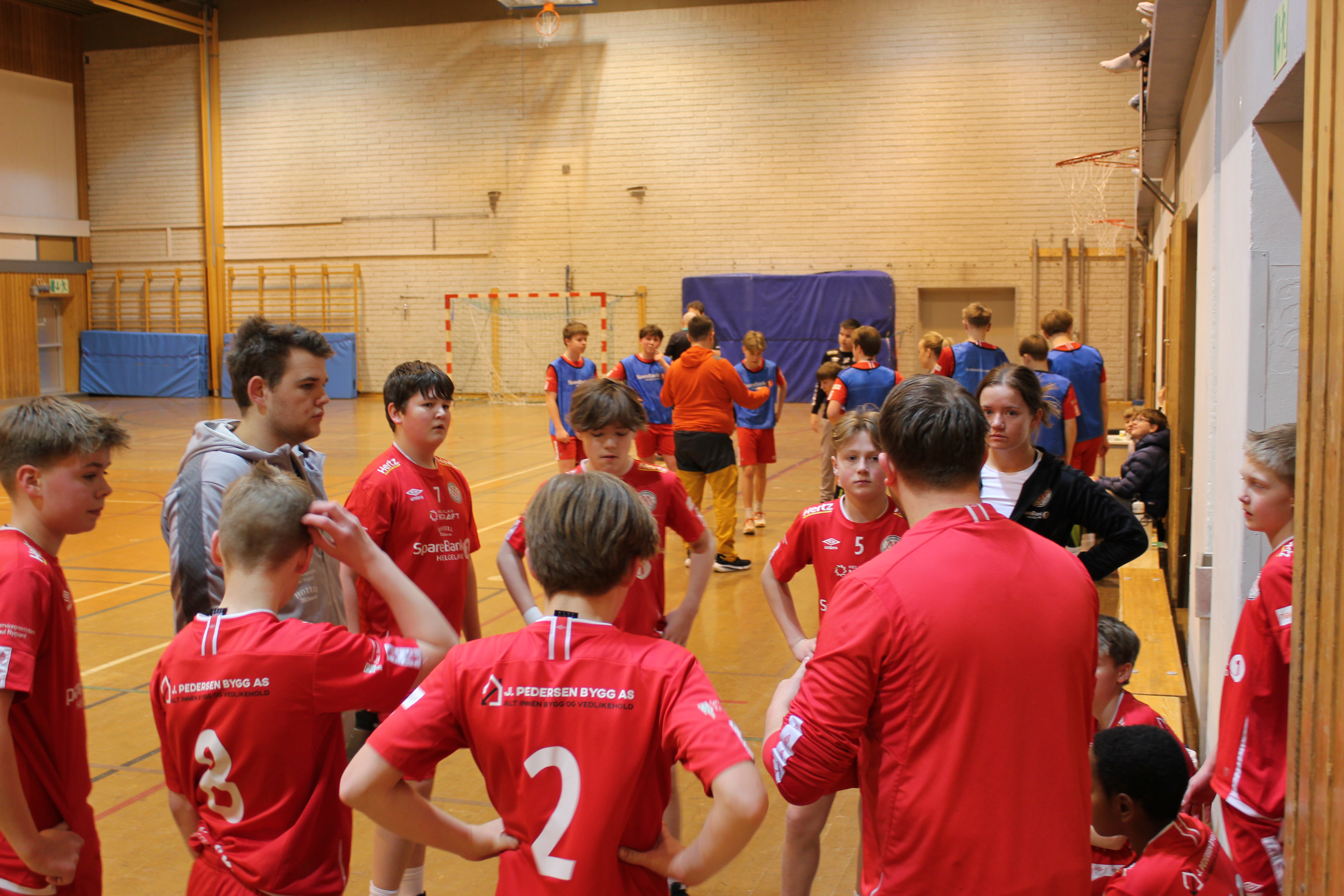 En flott håndballhelg rundes av med 2 poeng for herrene!