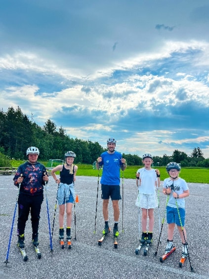 Et bilde som inneholder utendørs, himmel, sport, skoAutomatisk generert beskrivelse