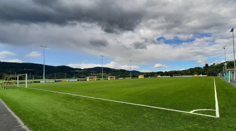 Dugnad på Sørøya Stadion