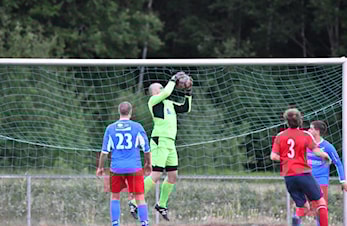 Theo med dobbeltrolle i straffedrama: - Coach fortalte hvor jeg skulle slenge meg