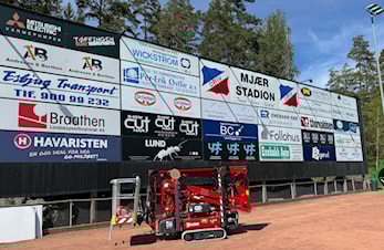 Vi har plass til flere sponsorer på tavla på Mjær stadion