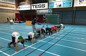 Åpnet for innendørs trening for barn og ungdom under 20 år.