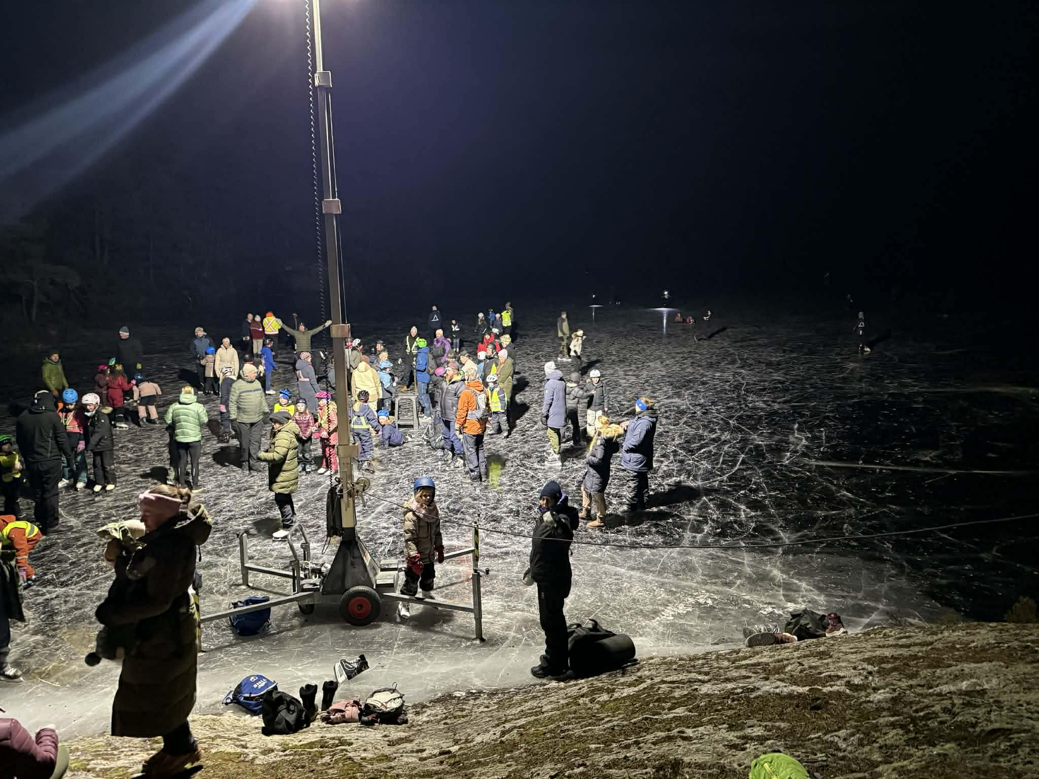 Image for Stor stemning på Isen