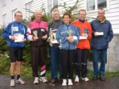 Spreke karar, -og ei dame. Vinnarar i Nordfjordkarusellen 2004.