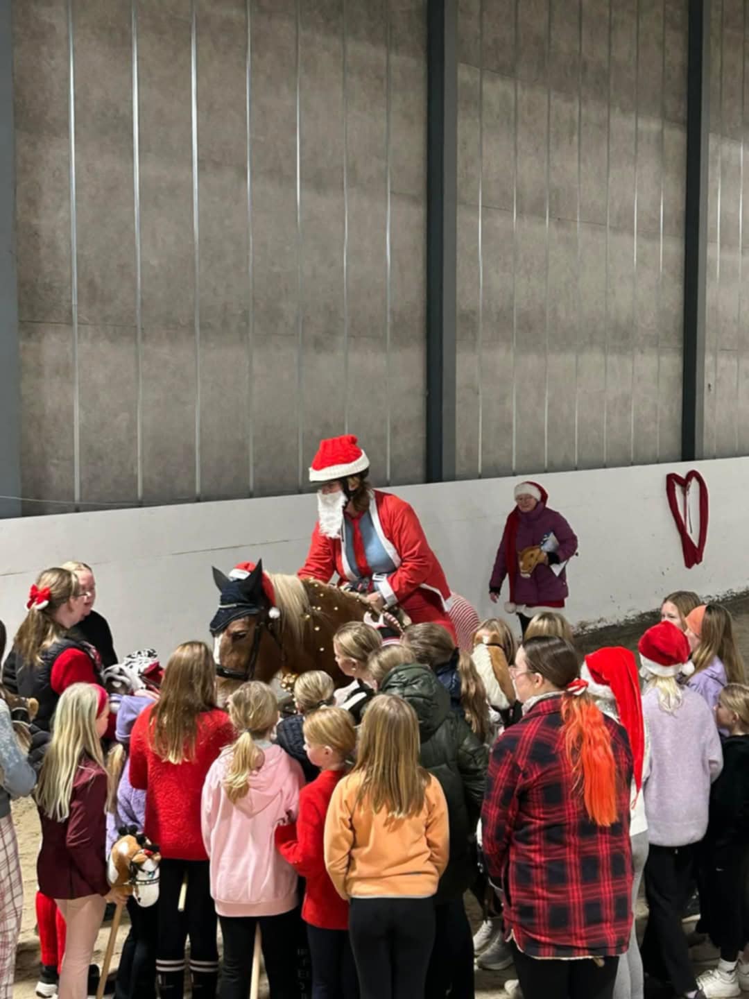 Image for Kjepphest Julehopp – førjulsglede i ridehallen