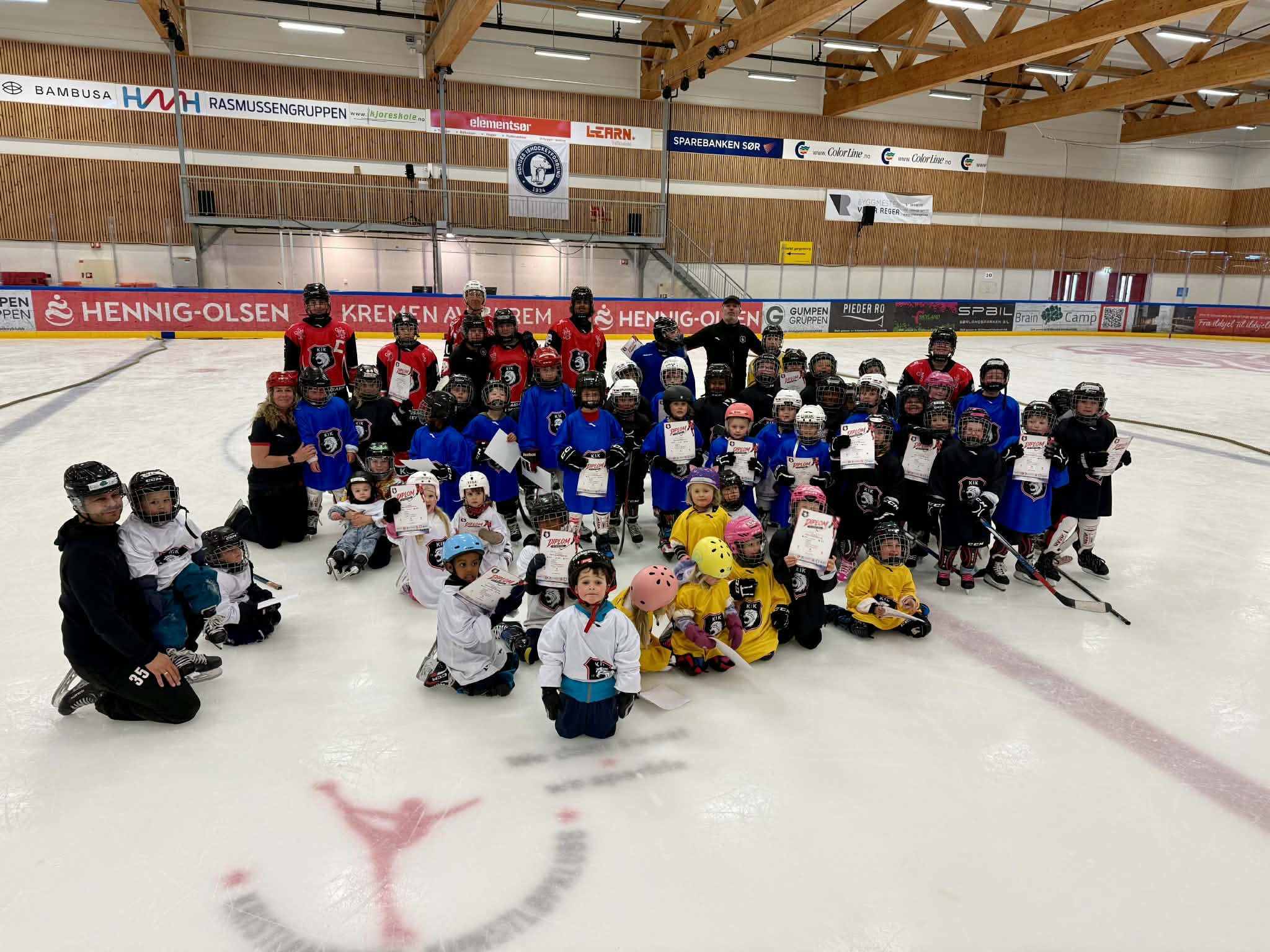 Image for Sesongavslutning for skøyte- og hockeyskolen