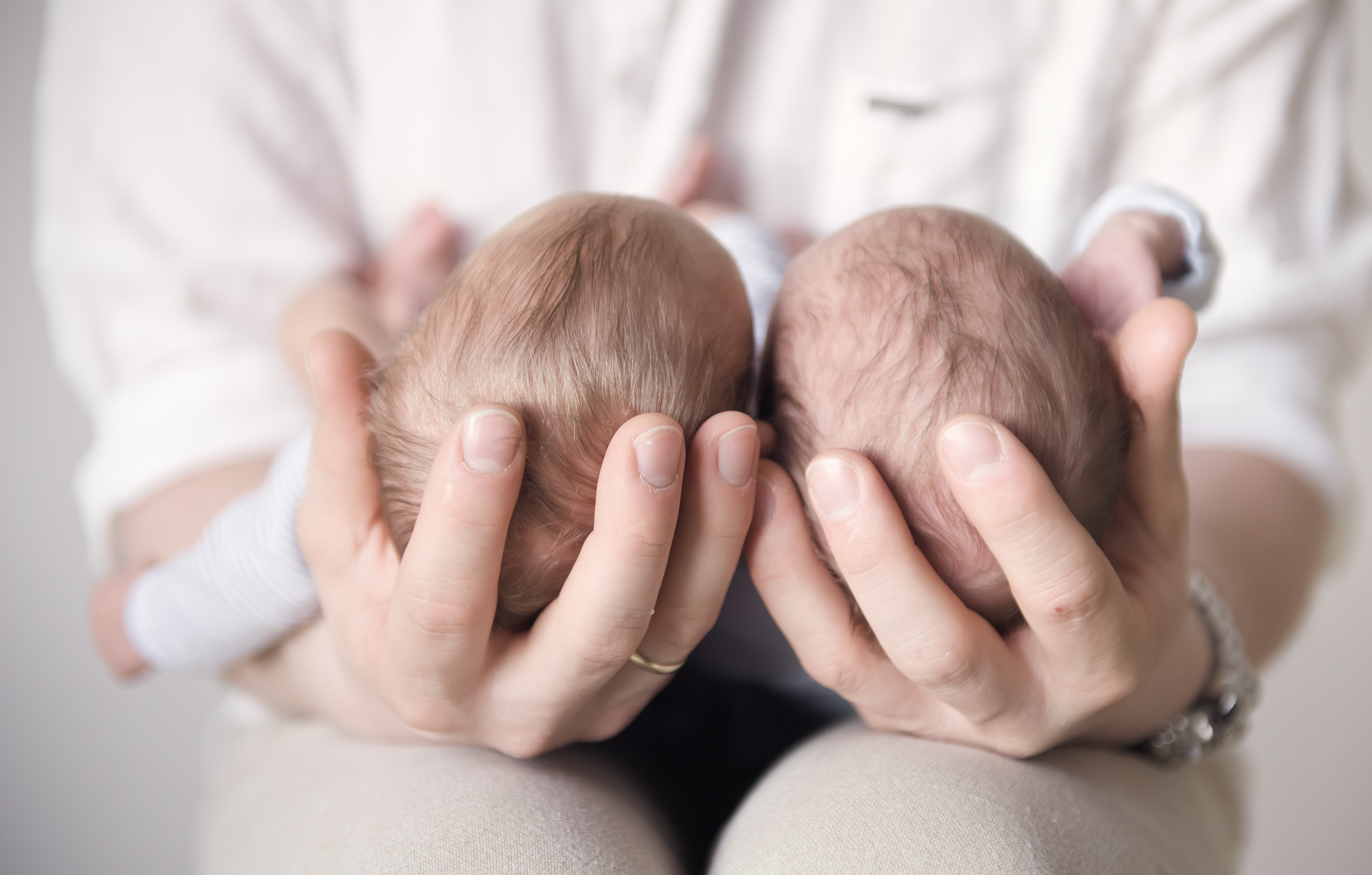 7 regler for deg som skal besøke en fersk tvillingfamilie