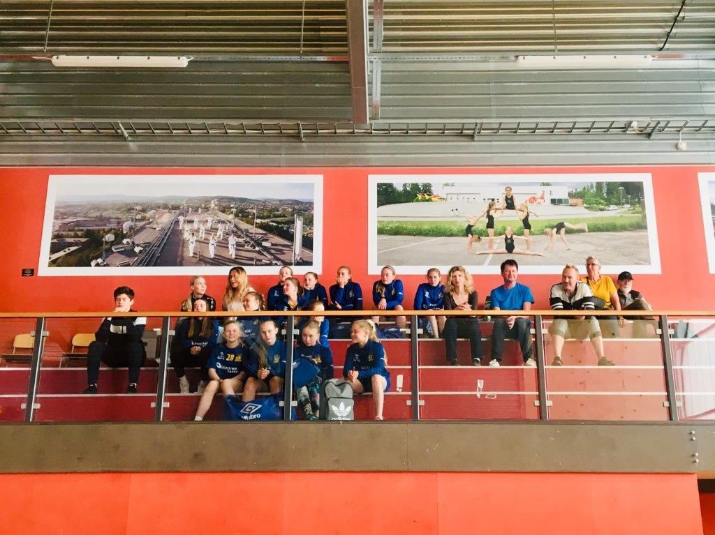 J06 involvert i thriller på tribunen