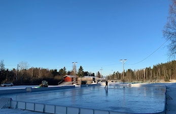 Skøytebanen åpner 2. desember