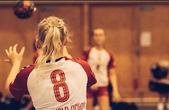 Håndballskolen i høstferien er åpen for påmelding!