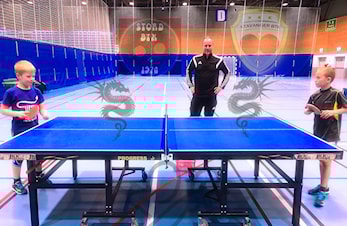 Gøy med foreldre å barn på samme trening