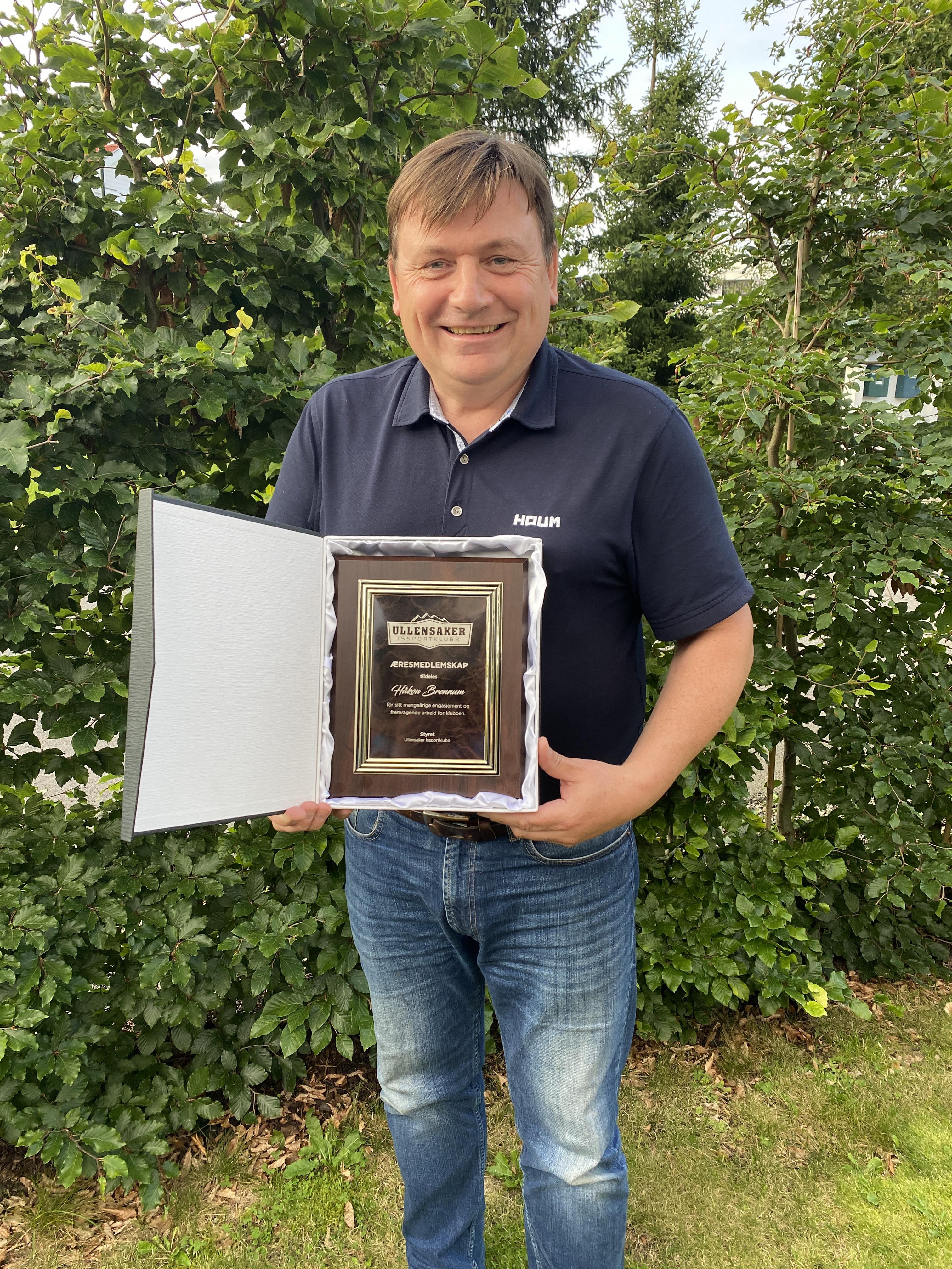 Utnevnelse av klubbens første Æresmedlem