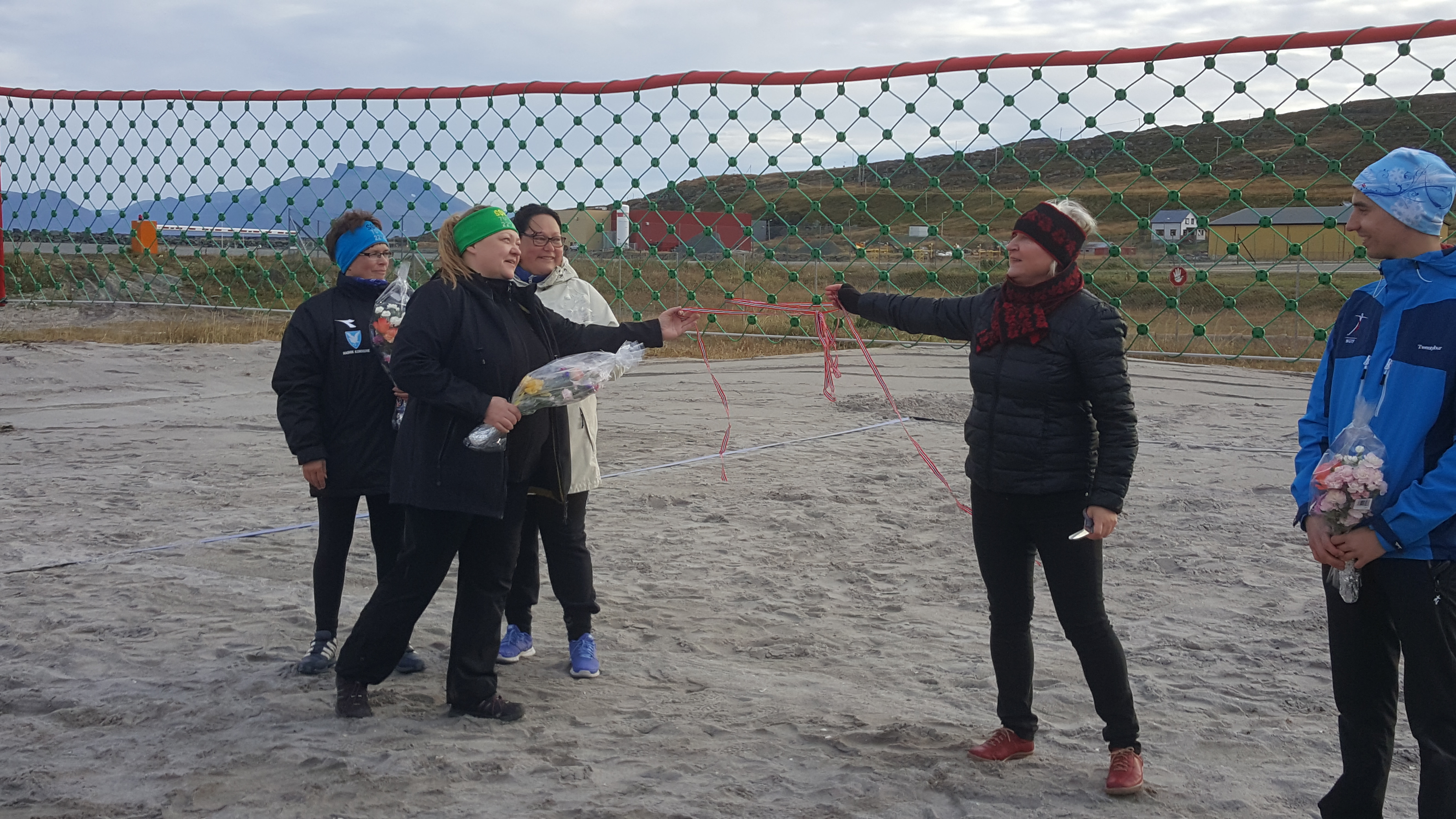 Åpning av sandvolleyballbane 25.sept. 2016