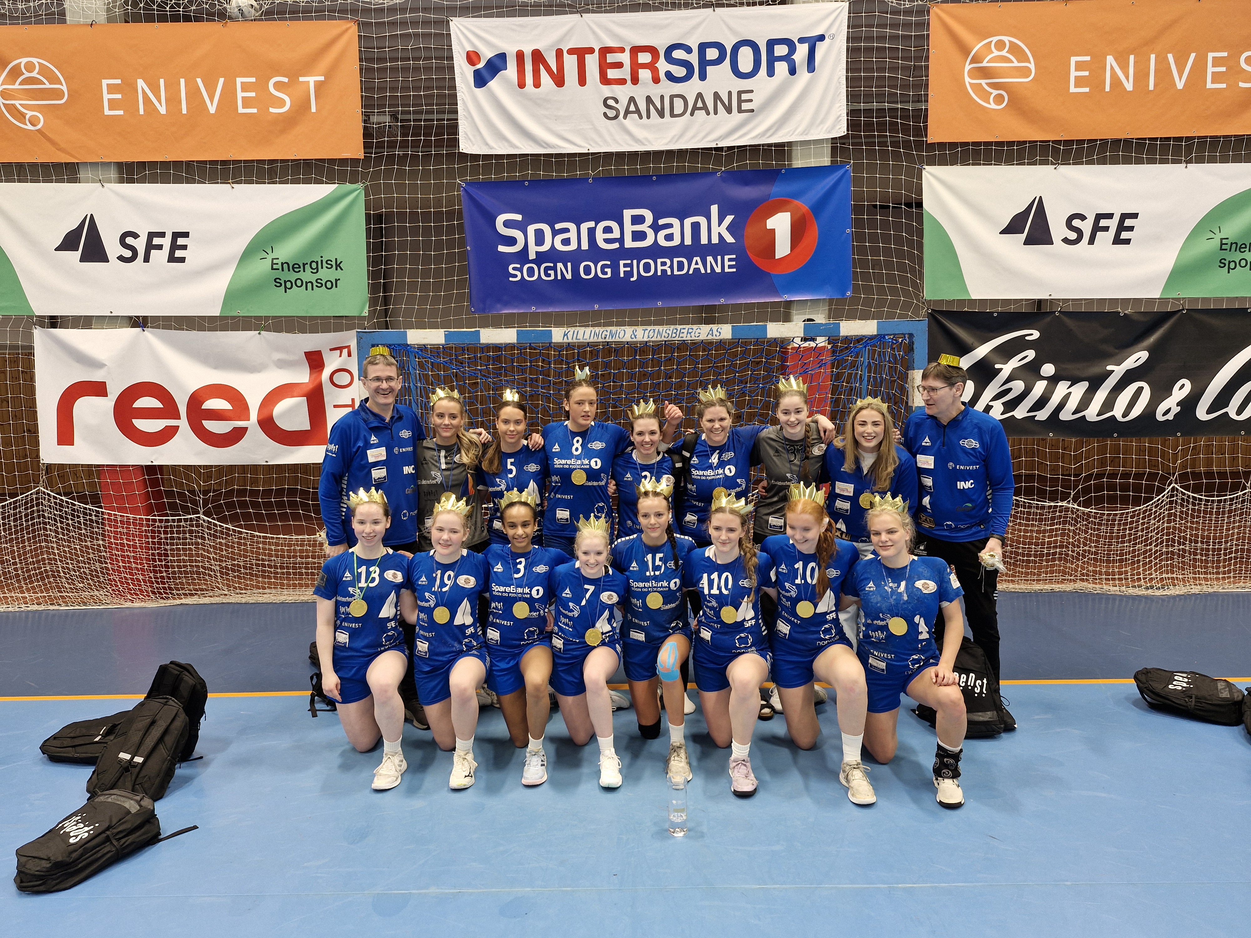 2026-03-28 damelaga Florø 1 og Florø 2, fellesspelrunde i Sandane