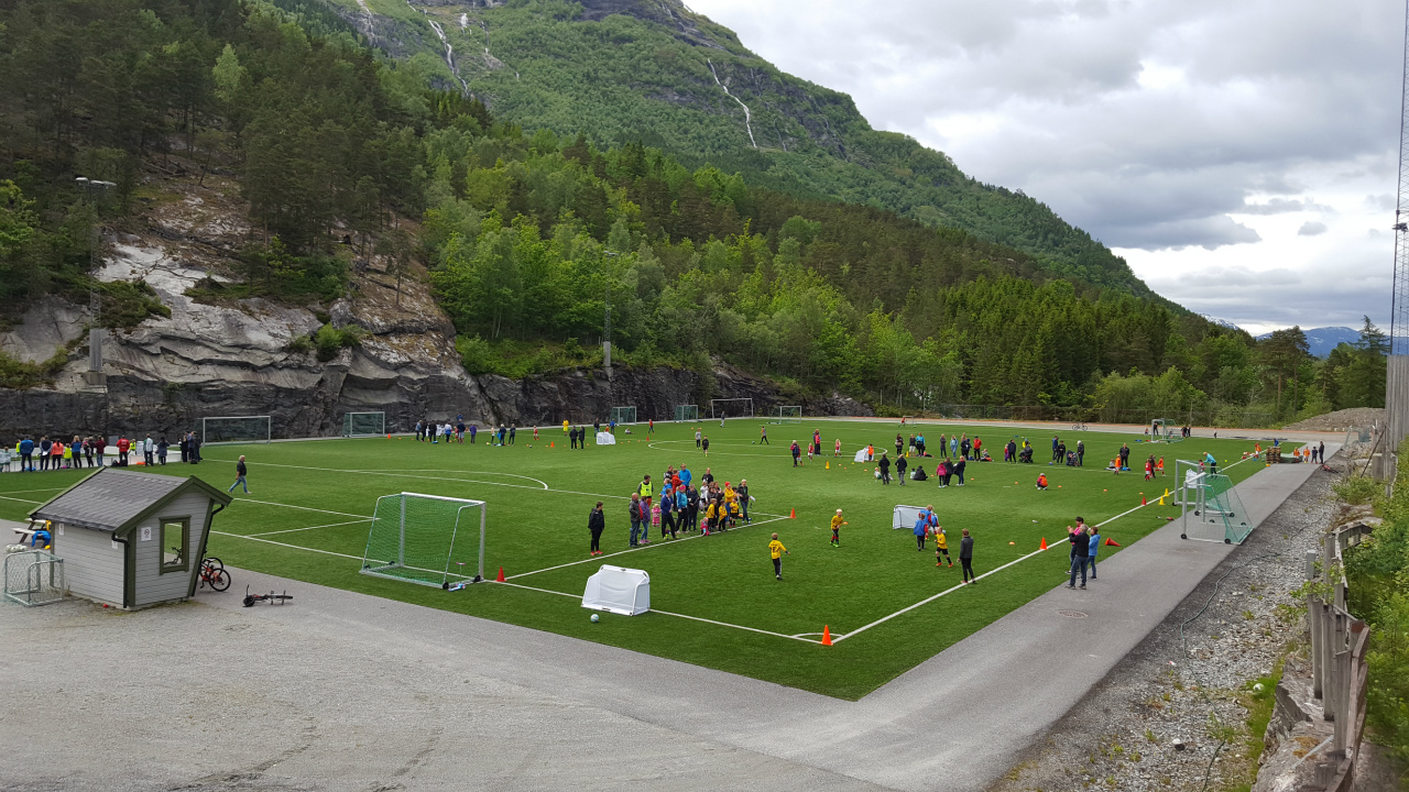 Fotballbilete vårsesongen 2017