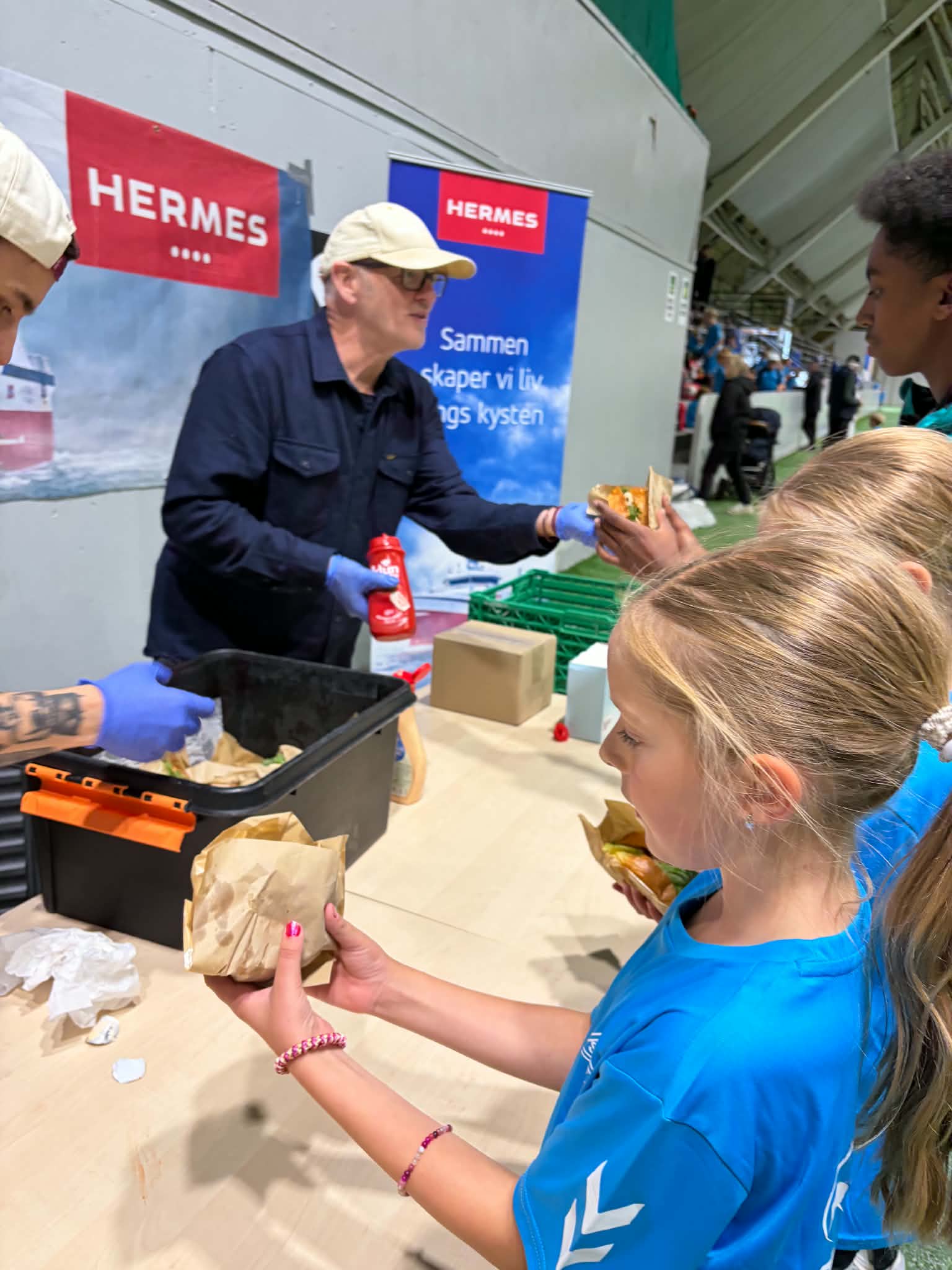 Hermes under Hermes Fotballskole i Skarphallen