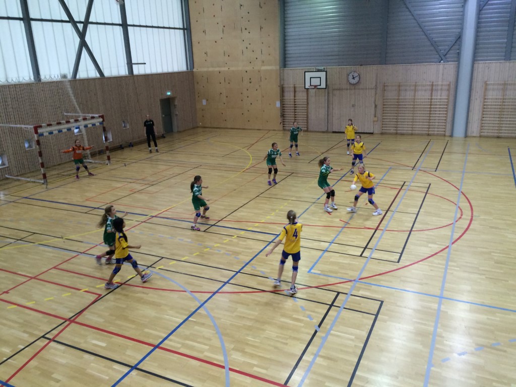J2004 med dobbeltseier mot Fjellhammer