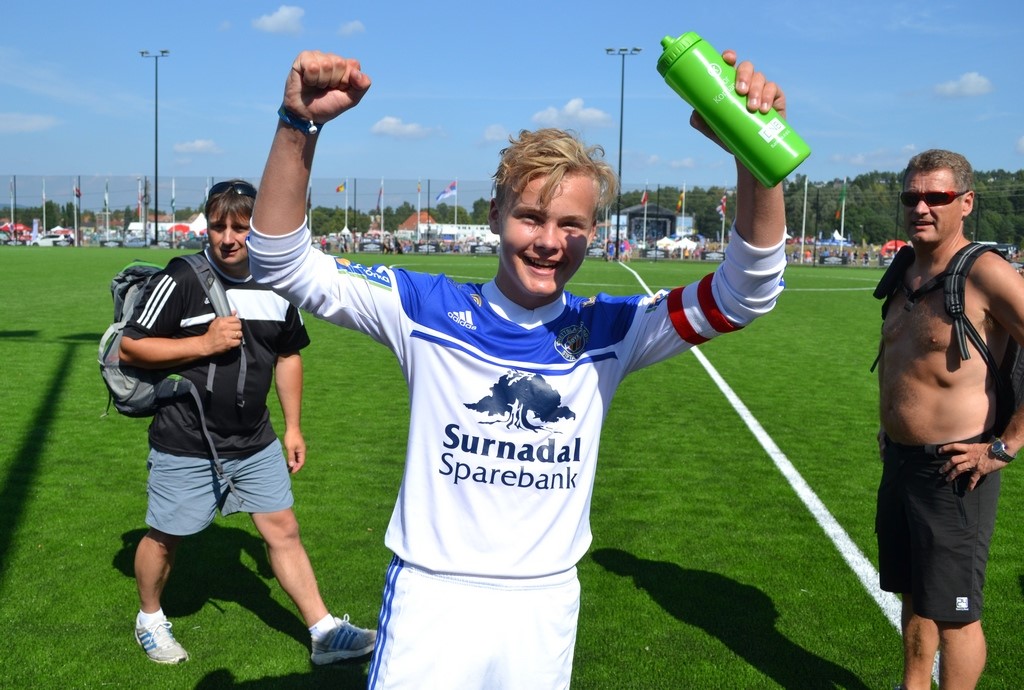 Seier og uavgjort på dag 2