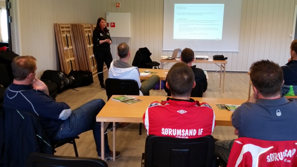 Vellykket kurskveld for SIF trenere.