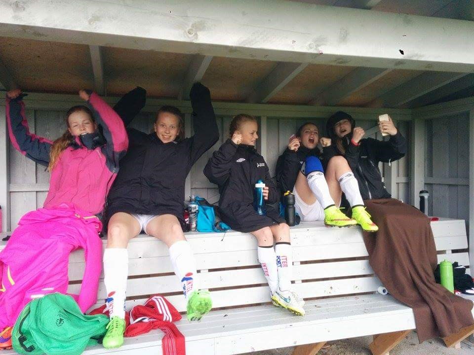 J14 åpnet med seier i 2. divisjon
