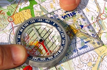 Gratis kurs i grunnleggende bruk av kart og kompass