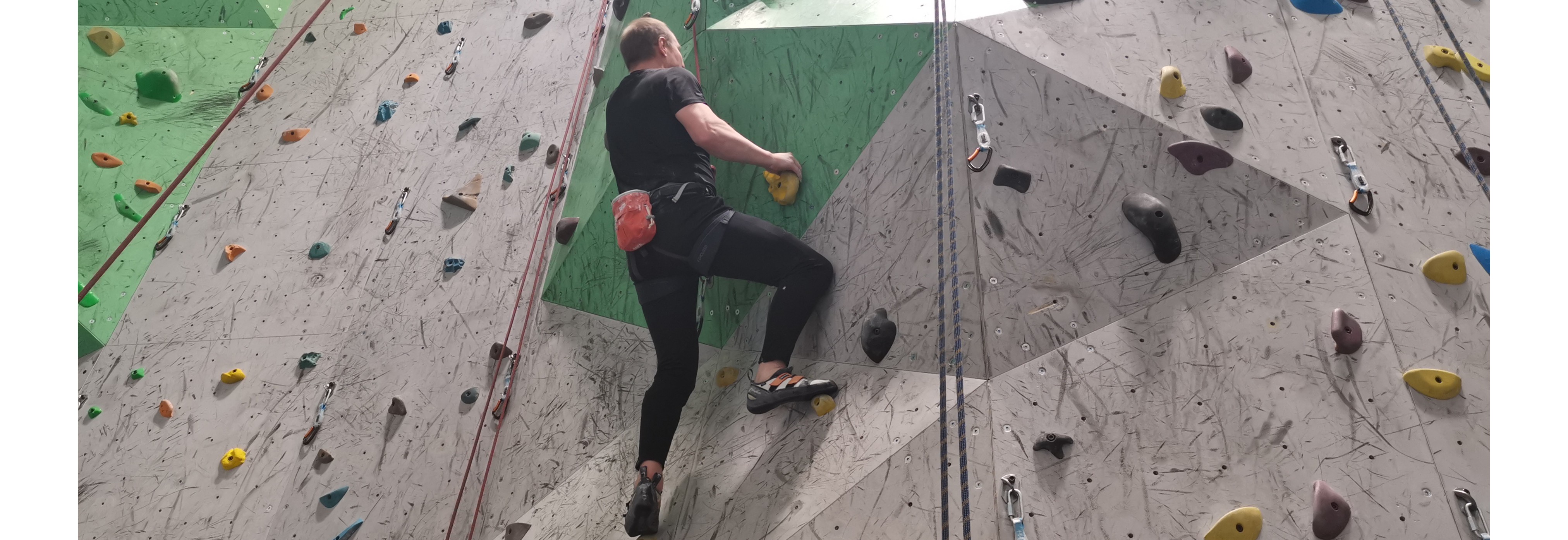 Klatretrening i Sandslihallen vår 2026