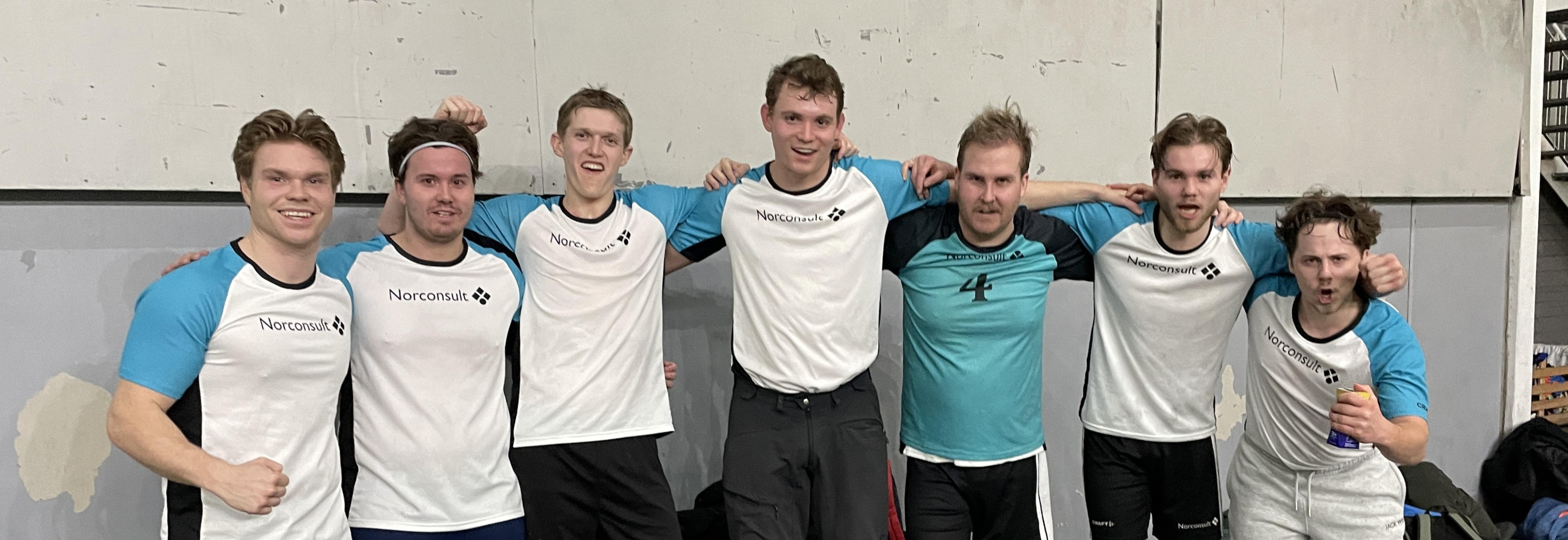 Fotballkamp mot Aimo Park