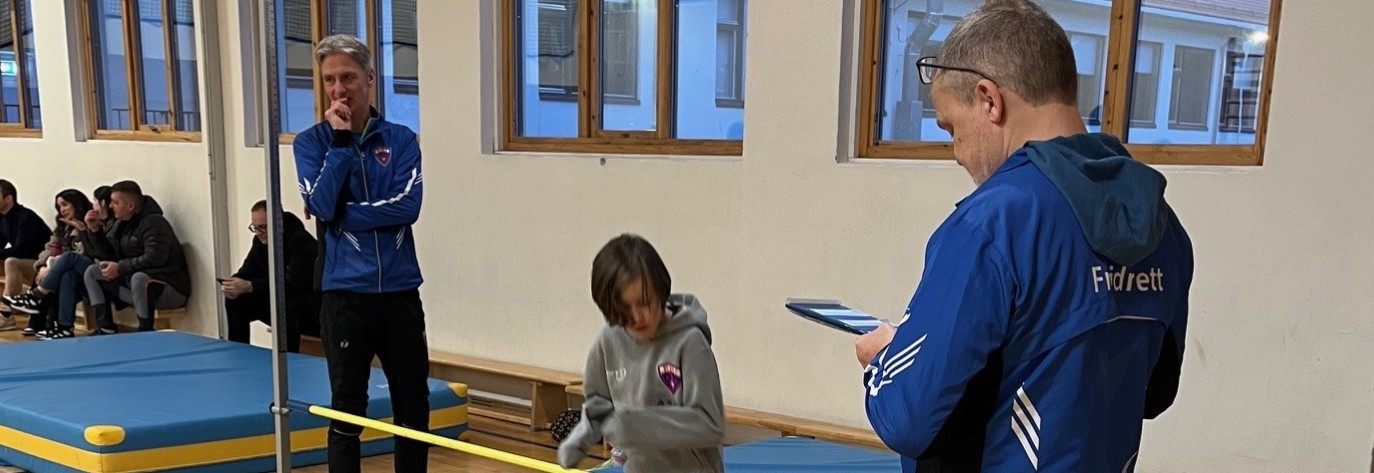 Seriestevne i hopp u/tilløp