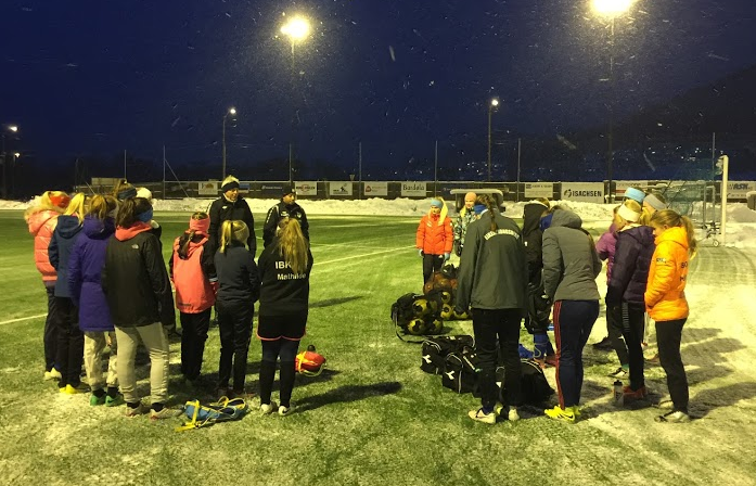 IBK jenter på Sone-lag Eiker/Kongsberg for 2016/2017