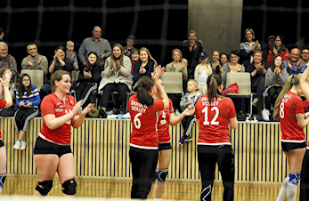 Snåsas damelag sin første hjemmekamp - I ekstase over hjemmeseier