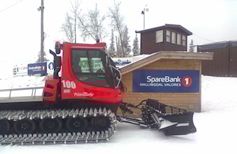 Sparebankstiftelsen Hallingdal gir støtte til løypekøyring på Votndalsåsen