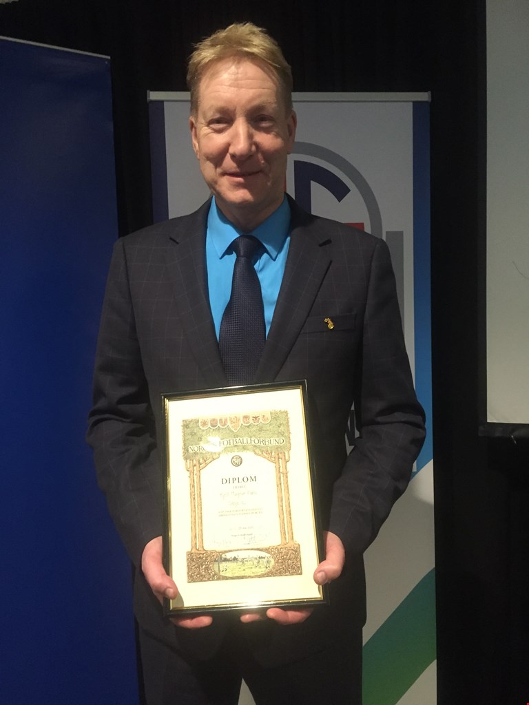 Honorært leiarstipend til Kjell Magnar