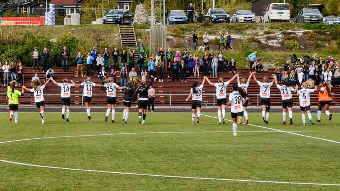 Jentefotballens dag på Hallingmo, lørdag 22/10