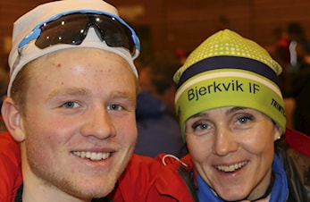 Mor og sønn på seierspallen