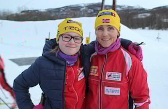 Mor og datter på startstreken i kretsmesterskapet: – Skiskyting behøver ikke å kreve så mye