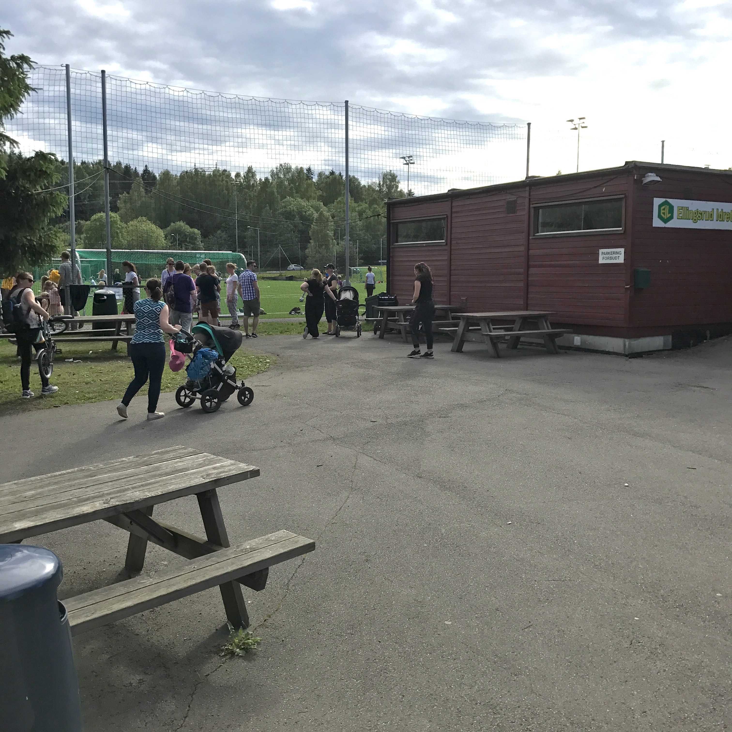 DUGNAD PÅ KLUBBHUSET