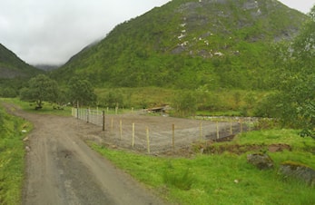 Parkeringsplass ved Lundagjerde.